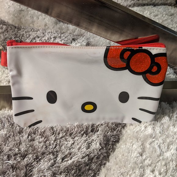 Sanrio Handbags - NWOT Hello Kitty Makeup Bag